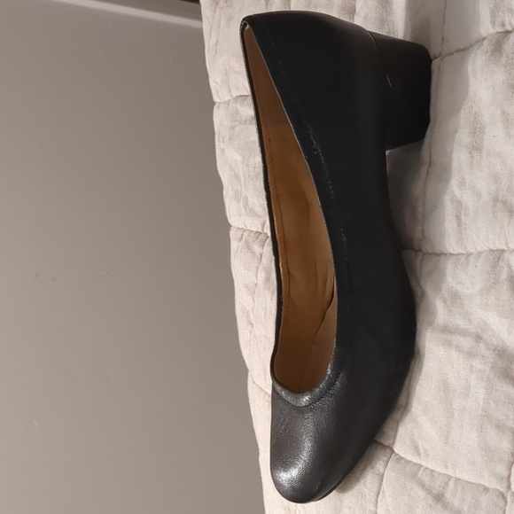 Naturalizer Adeline Black Leather Block Heel size 7 - Picture 3 of 5